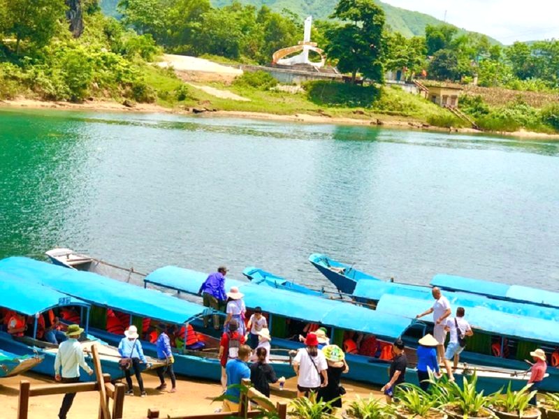 khám phá động phong nha