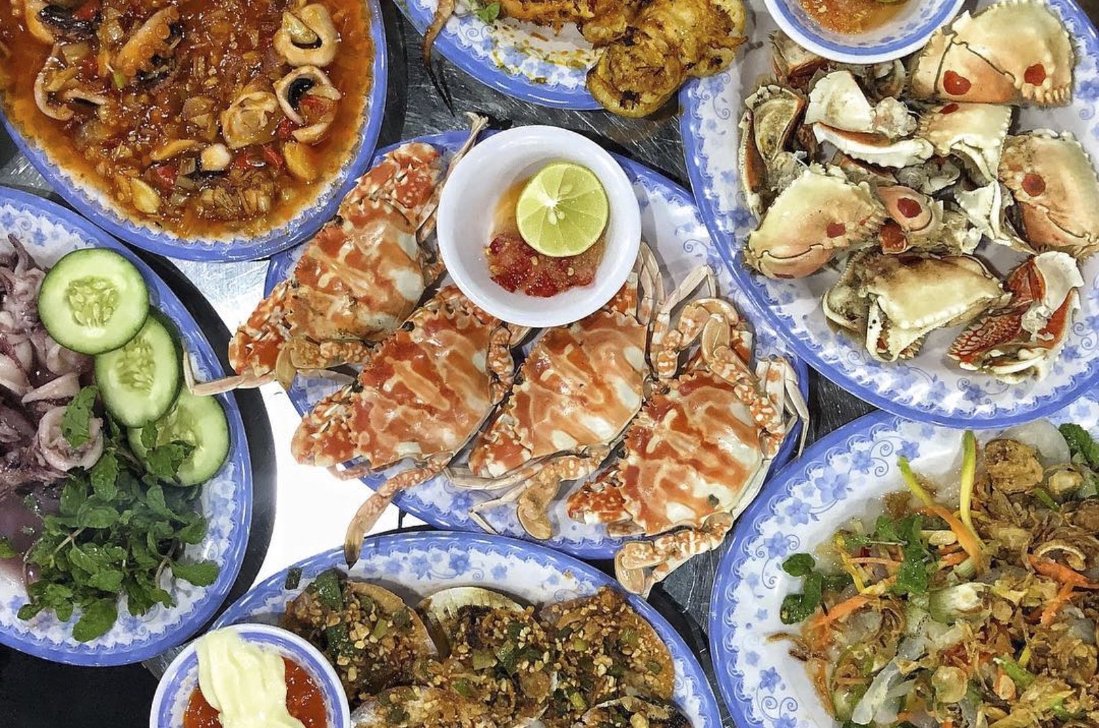 Bãi biển Đá Nhảy: Viên ngọc hoang sơ của Quảng Bình 8 Những bữa hải sản thơm ngon tại biển Đá Nhảy