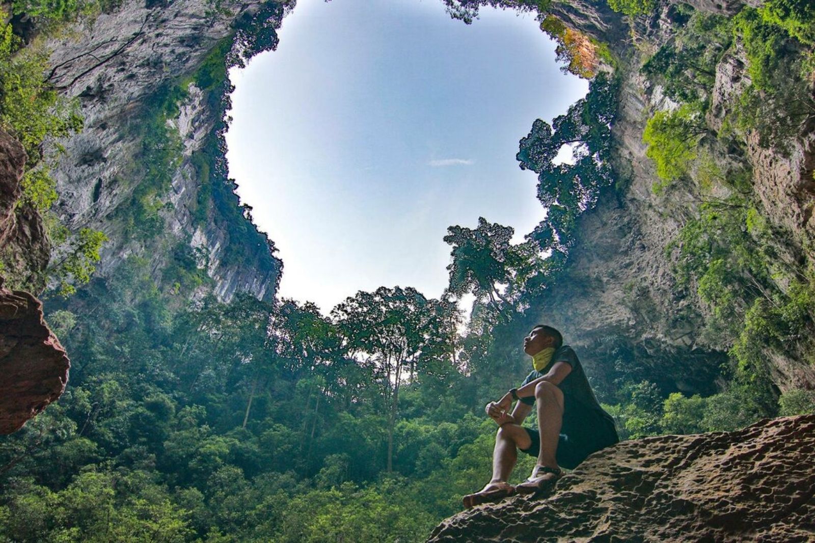 Hố sụt Kong Collapse – Kỳ quan độc đáo giữa lòng Phong Nha Kẻ Bàng 10 Hố sụt với vẻ đẹp kỳ vĩ