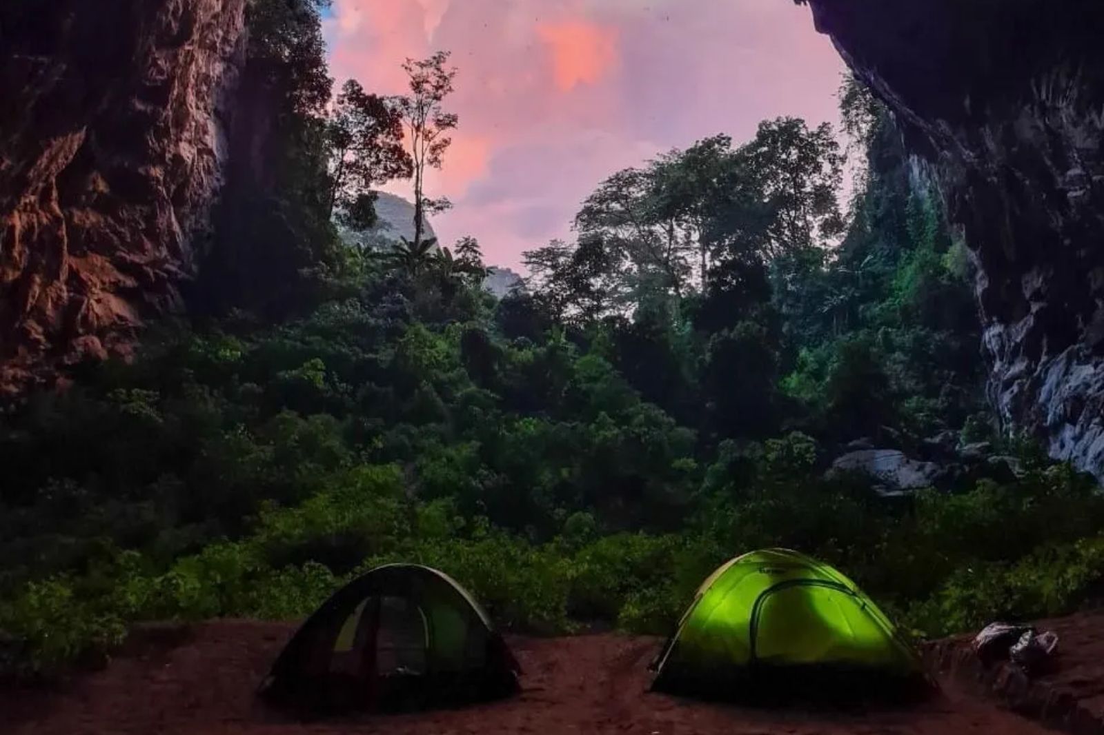 Hố sụt Kong Collapse – Kỳ quan độc đáo giữa lòng Phong Nha Kẻ Bàng 12 Trải nghiệm cắm trại qua đêm trong hang Pigmy