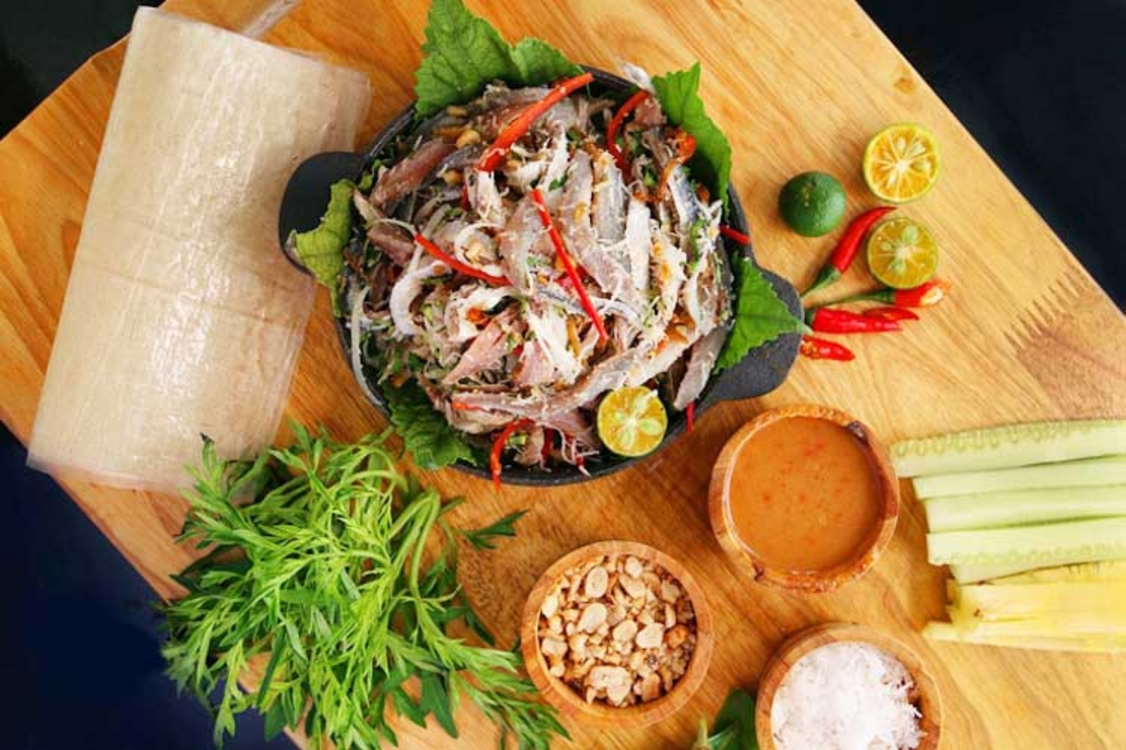 Ăn gì ở Đồng Hới - Top những món ăn phải nếm thử khi đi Quảng Bình 10 Lạ miệng với món gỏi cá nghéo