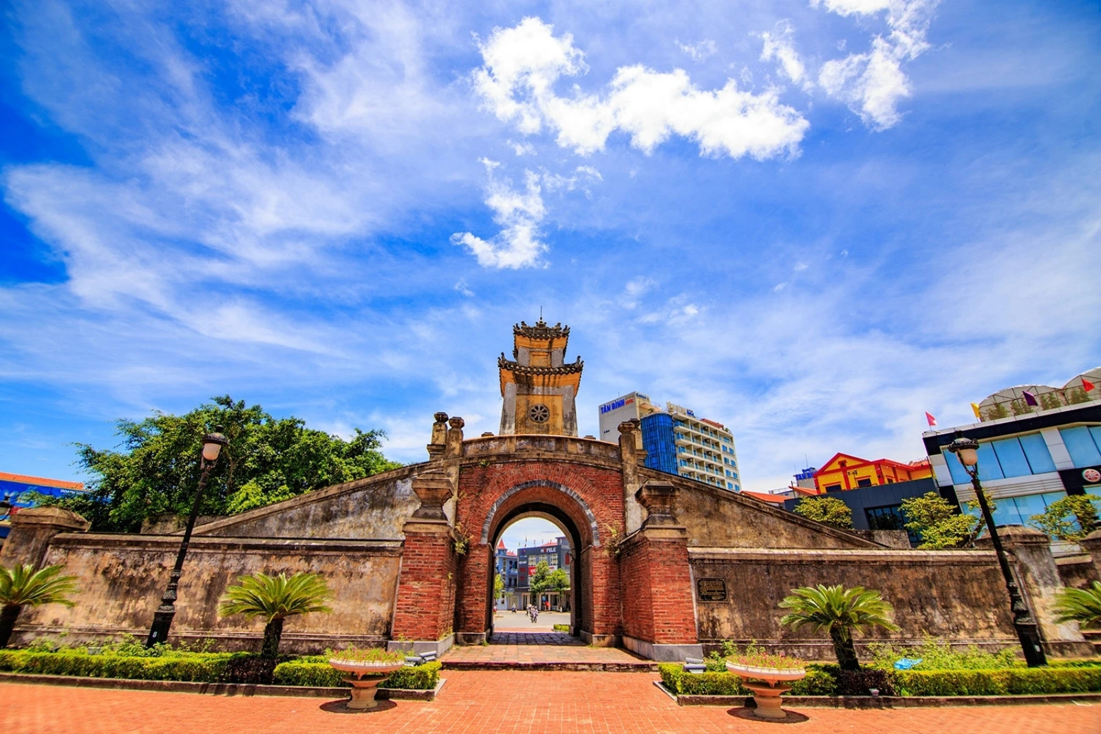 Thành cổ Đồng Hới - Di tích lịch sử hào hùng ở Quảng Bình 10 Kết hợp ghé thăm Quảng Bình Quan khi đến Thành Cổ Đồng Hới
