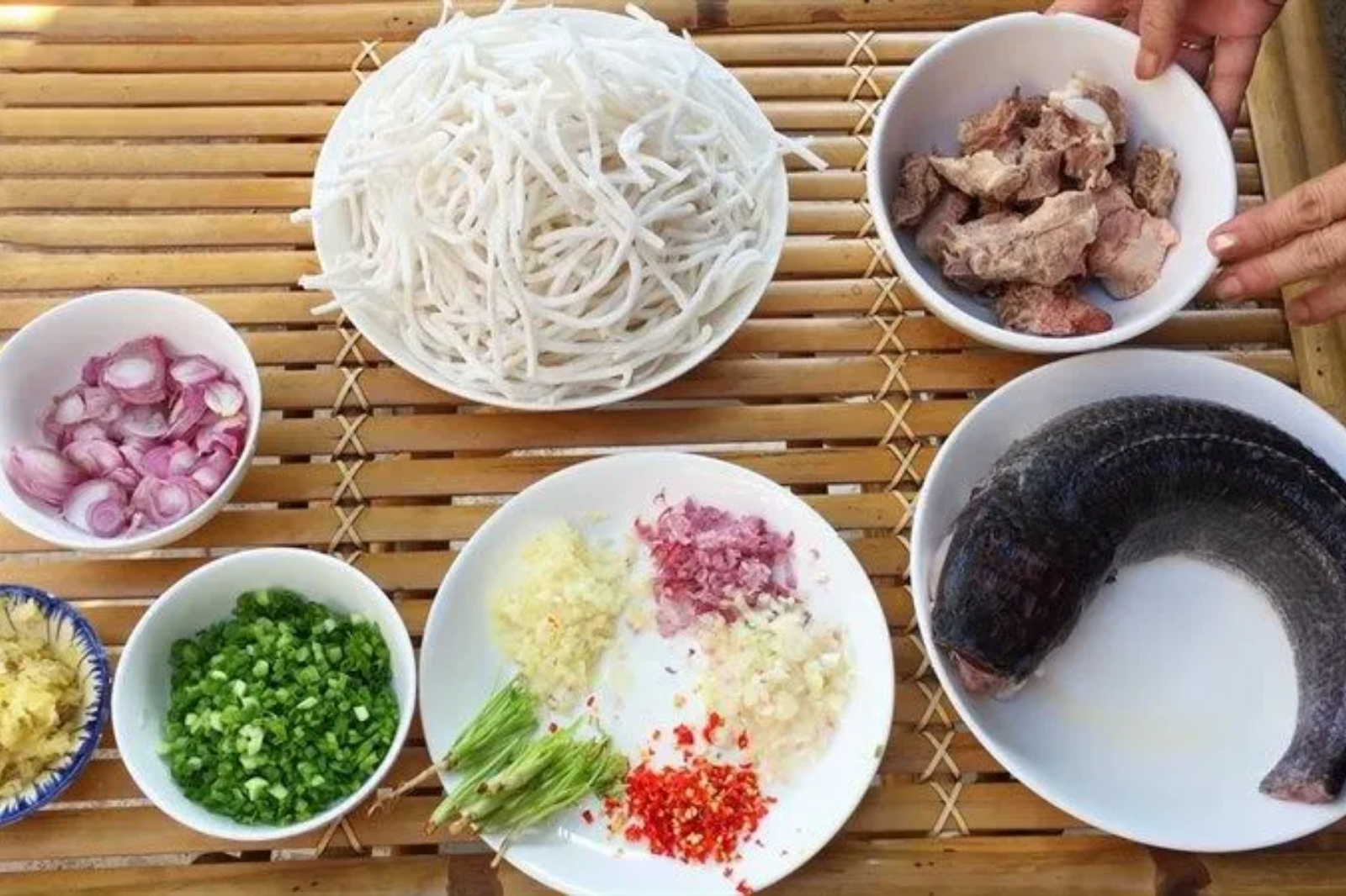 Cháo canh Quảng Bình: Đậm đà hương vị miền Trung 8 Sơ chế nguyên liệu cho món cháo canh
