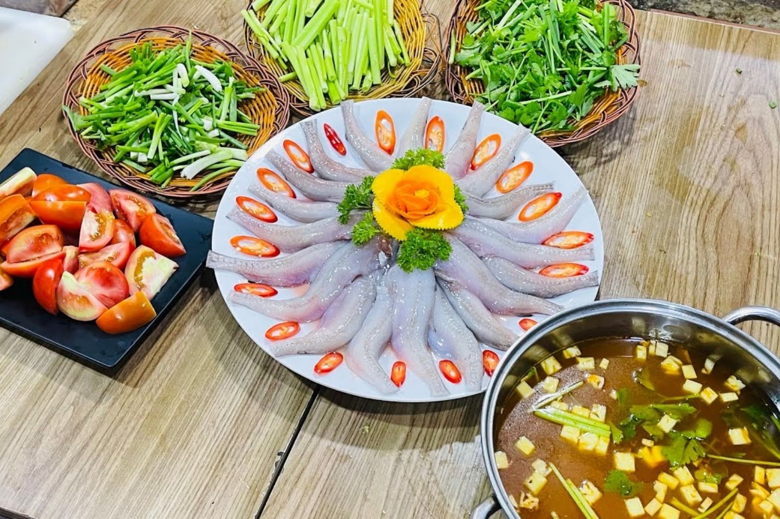 Lẩu cá khoai trứ danh Quảng Bình - Đặc sản ngọt thanh và nồng ấm 10 Lẩu cá khoai chua cay, kích thích vị giác