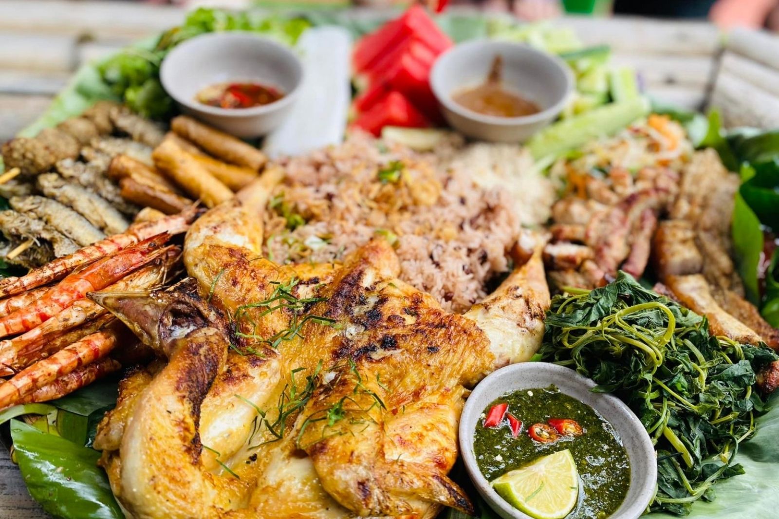 Top 15 Nhà hàng Quảng Bình nổi tiếng: Hương vị khó quên 14 Nha-hang-quang-binh-chao-don-khach-quy-bang-nhung-bua-an-ngon