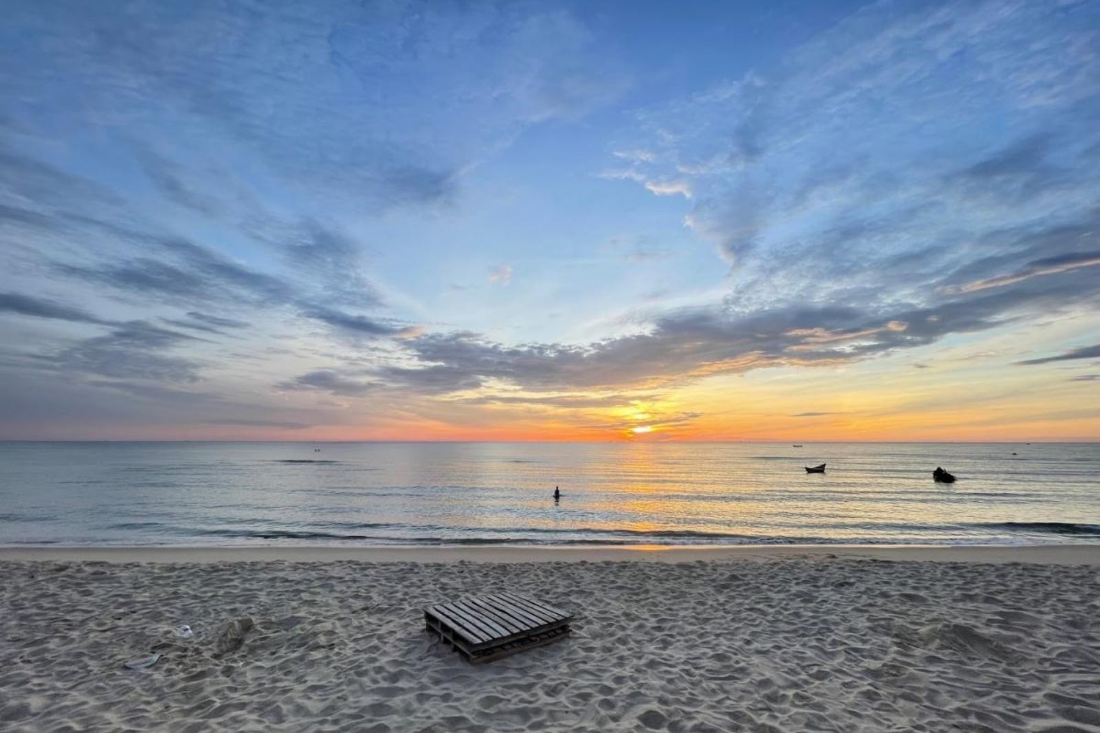 Top 5 bãi biển Quảng Bình đẹp nhất du khách không thể bỏ lỡ 9 Bien-Quang-Phu-mot-trong-nhung-bai-bien-quang-binh-dep-nhat