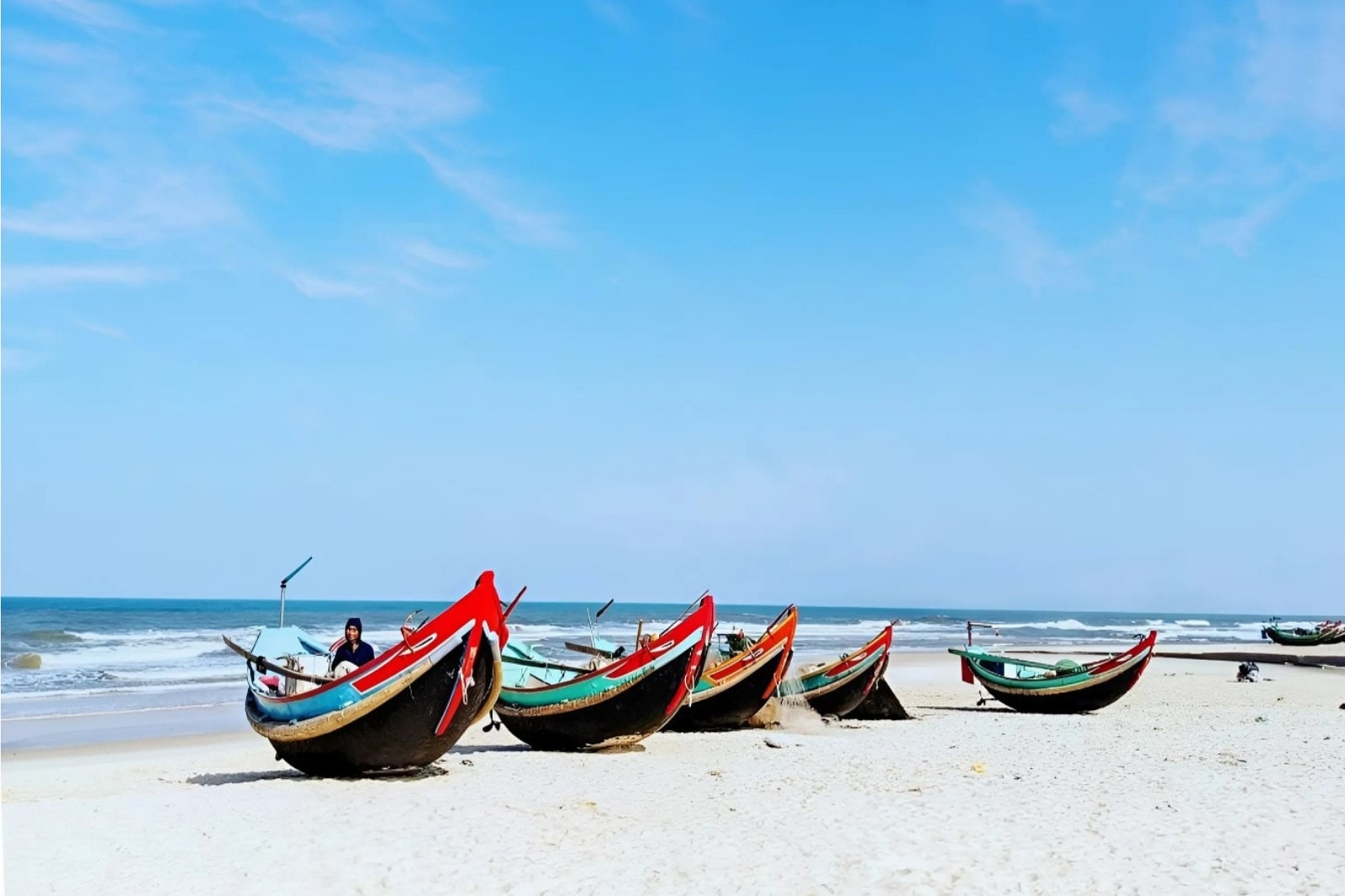 Top 7 bãi biển đẹp nhất Quảng Bình 17 Biển Ngư Thủy đẹp quyến rũ giữa cái nắng Quảng Bình